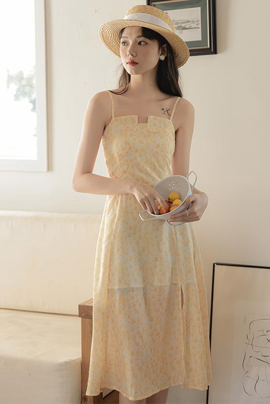 Real shot of suspender dress for women spring 2024 new style gentle style waist slit mid-length floral skirt