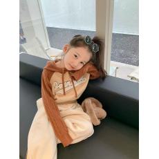 批发童装早<b class='q'>春</b>女童韩版休闲撞色针织衫毛衣新款洋气宽松连帽上衣女