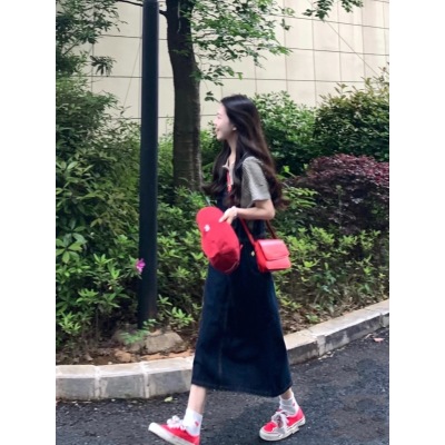 Chic韩学院风减龄小个子牛仔背带裙宽松长款开叉连衣裙+T桖两件套