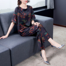 批发新款2026夏季时尚<b class='q'>大码</b>女装休闲套装中老年妈妈装两件套