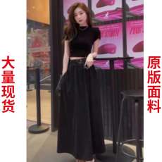 批发黑<b class='q'>天鹅</b>气质甜辣风绒面修身圆领短袖短款上衣+半身裙套装女