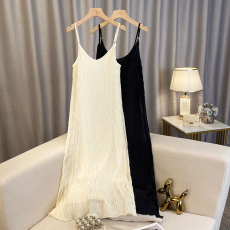 批发实拍大码女装搭配<b class='q'>西服</b>女2026夏季新款气质垂感显瘦吊带连衣裙