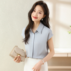 批发实拍设计感通勤简约无袖真丝<b class='q'>衬衫</b>女2026夏新品v领套头垂顺<b class='q'>衬衣</b>