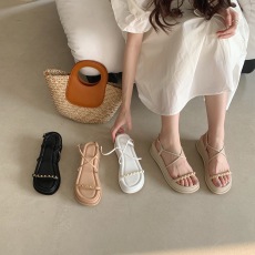 批发2023<b class='q'>学院</b><b class='q'>减龄</b>露趾脚腕皮带扣一字松糕厚底凉鞋女金属链潮