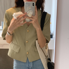 批发实拍 休闲和知性同时有~ V领单排扣短款小外套西装小香风上衣