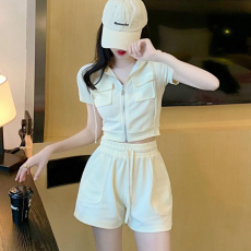 批发2026夏季网红爆款套装今年夏天流行<b class='q'>时尚</b>套装短款盐系轻熟两件套装
