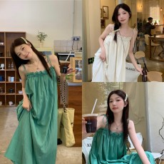 批发实拍  简约休闲纯色宽松吊带裙