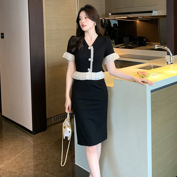 RM11853#新款气质小香风设计感荷叶边花边袖V领显瘦包臀连衣裙