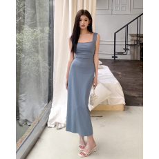 批发实拍2026春夏新款满分廓形气质法式收腰瘦长裙吊带<b class='q'>连衣裙</b>女