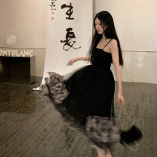 实拍~ 2023春夏大码女装玫瑰秘境气质显瘦吊带收腰连衣裙高级感裙