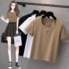 批发实拍微胖MM纯欲风甜辣短袖t恤女夏季2026新款大码方领打底衫上衣