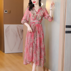 批发桑蚕丝碎花<b class='q'>连衣裙</b>2026春夏季新款女装印花真丝显瘦中长款裙子