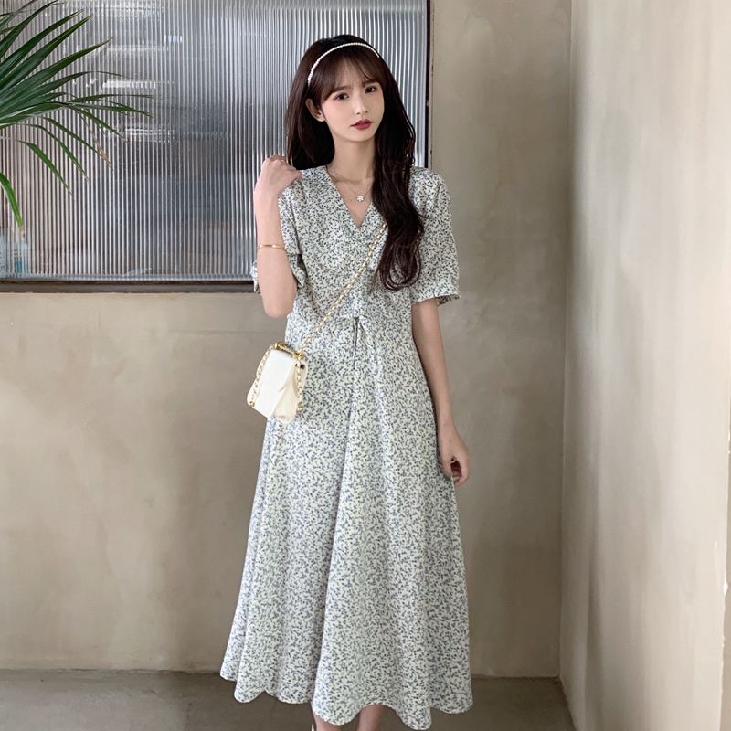 실사 여름 새로운 빅 사이즈 여성 의류 슬림해 보이는 표지 배 연령 감소 꽃무늬 여성의 아파트 꿀 드레스 m-4xl200 근