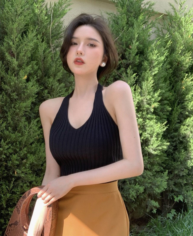 인터넷 유명인 행침 목 니트 캐미솔 여름 2026 새로운 외출용 핫걸 백리스 몸매 가꾸기 인사이드 잡아라. 의류