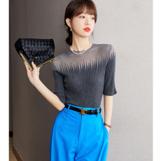 实拍◆◆2025新款初春气质扬子纱套头半透明渐变针织打底衫