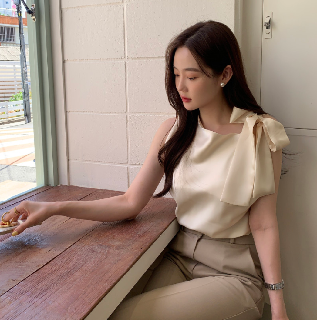 재고 있음 한국 chic 여름 품격 스트랩 디자인 센스 새틴 셔츠