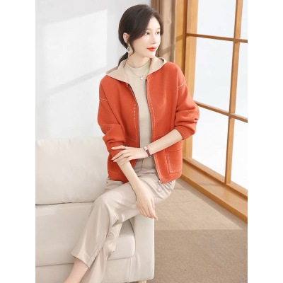 2023新款妈妈春装外套大码上衣中老年女洋气高贵开衫春秋衣服
