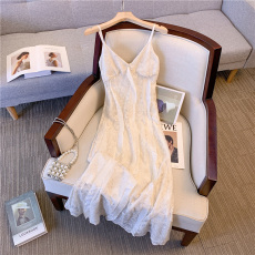 批发实拍甜美淑女荷叶边裙吊带修身显瘦好看2026年夏季新款设计感女装