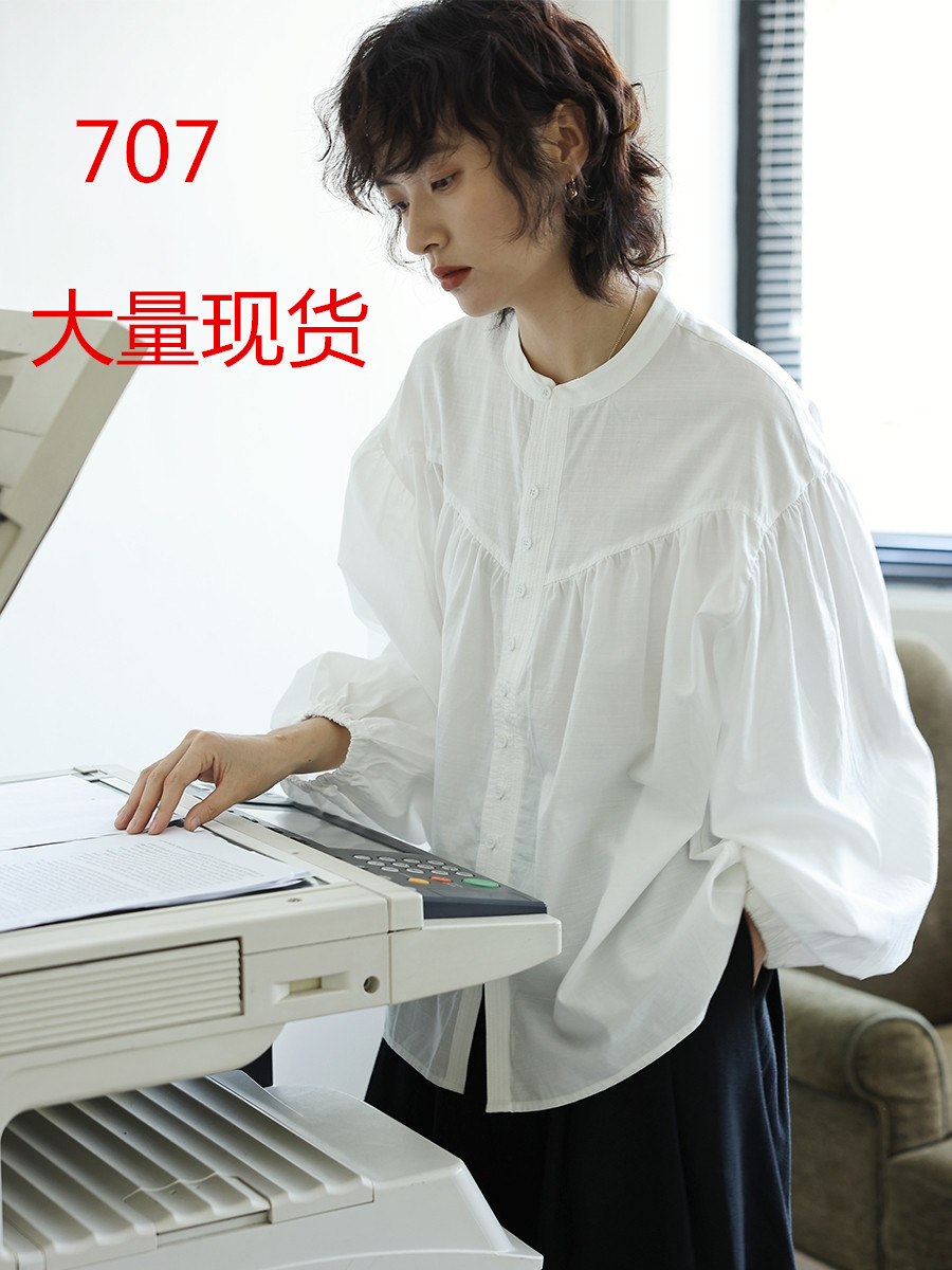 프랑스식 품격 화이트 여성 셔츠 봄 디자인 센스 작은 대중 벌룬 소매 셔츠 스탠드 칼라 다용도 느긋한 바람 맨위