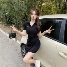 实拍大码女装不规则显瘦收腰纯欲POLO领修身短袖压褶包臀连衣裙