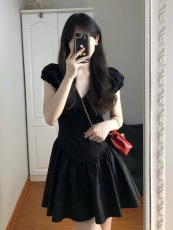 小个子连衣裙子黑色赫本风茶歇法式高级感小黑裙夏季女装2023新款