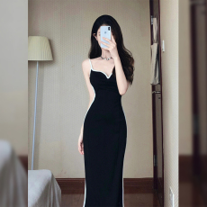 辣妹性感黑色吊带连衣裙女夏季修身收腰包臀长裙a字纯欲紧身裙子