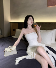 实拍视频    新款纯欲风辣妹性感一字肩抹胸小礼裙仙气雪纺连衣裙