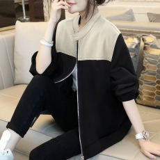 批发拼色2023短款外套女春<b class='q'>运动</b>小个子洋气爆款休闲别致<b class='q'>夹克</b>立领棒球服