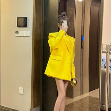 批发黄色垫肩西装外套女2023春季新款高级感时尚气质女神范宽松西服女