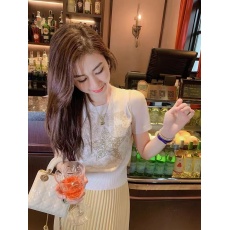 批发鱼兔子的兔子冰丝针织衫女重工刺绣针织上衣女夏季短款上衣 洋气