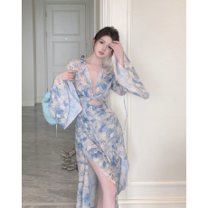 批发实拍性感法式碎花大喇叭袖小心机镂空茶歇绑带连衣裙女