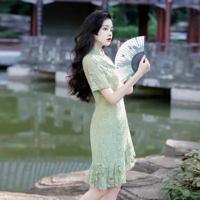 新中式国风橄榄绿蕾丝改良旗袍不规则下摆淑女连衣裙女装礼服