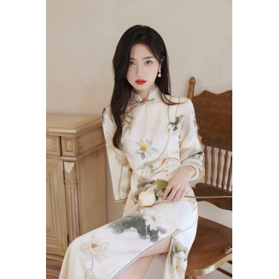 老上海旗袍春装2023年新款气质高端年轻款复古长款麂皮绒高级质感