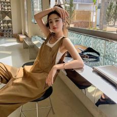 批发休闲<b class='q'>背带裤</b><b class='q'>女</b>2023春夏新款可盐可甜气质韩版宽松时尚卡其色连体<b class='q'>裤</b>