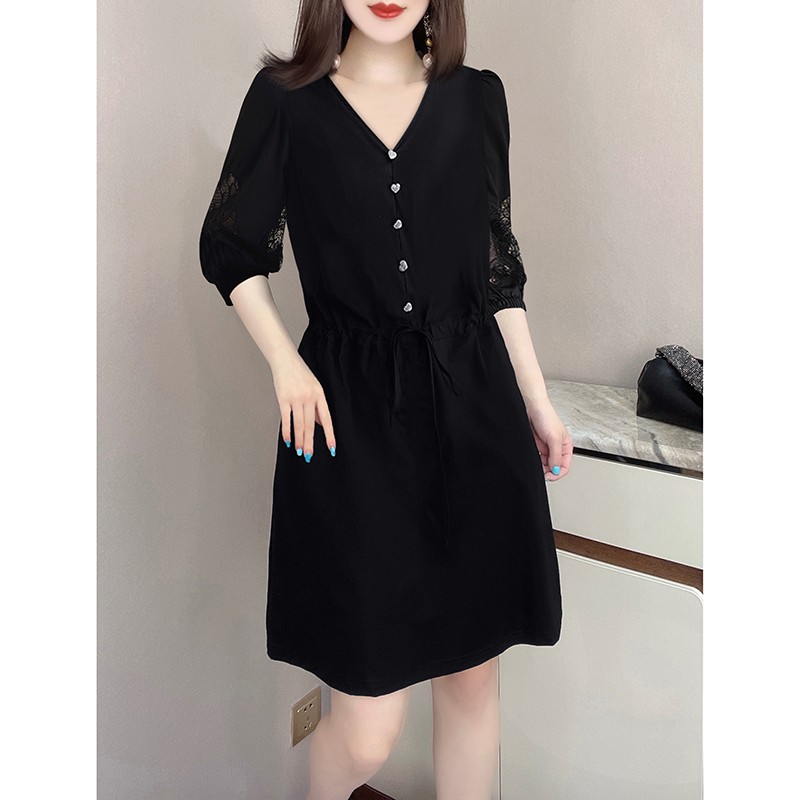 프랑스식 검정색 V넥 홀로우 아웃 거품 소매 허리 수축 슬림해 보이는 품격 여성 드레스 유럽 역 2026 여름 새로운