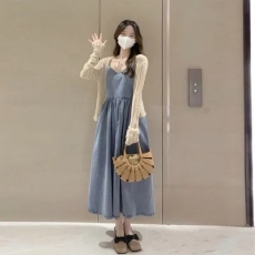 批发春季女装2023新款桔梗法式小个子牛仔吊带连衣裙子小香风两件<b class='q'>套装</b>