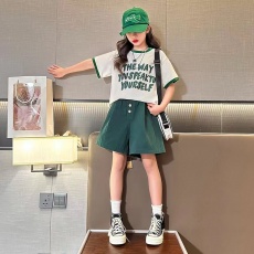 女童夏季套装2026新款洋气儿童时髦短袖休闲童装夏装短裤两件套夏