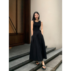 批发黑色背心连衣裙女2023夏款高级感气质中长款<b class='q'>显瘦</b>裙子