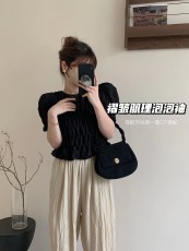 METWO陈幕后 法式显瘦显比例短款上衣女夏季黑色褶皱衬衣 SY8180