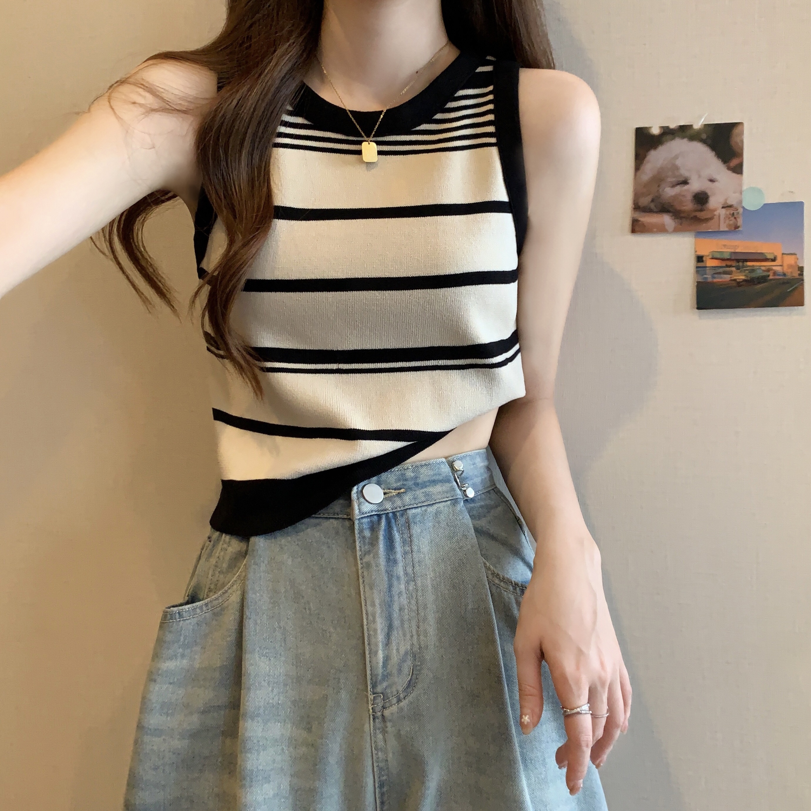 Summer new contrast striped camisole hot girl off-shoulder sleeveless knitted bottoming outer top