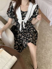 ～大码法式复古宫廷风海军领连衣裙显瘦泡泡袖碎花短裙女