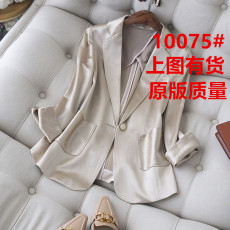 批发自带贵气光圈的三醋酸西装春夏新品垂坠质感<b class='q'>百搭</b>香槟米色外套女