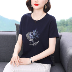批发宽松短袖上衣女T恤新款2026<b class='q'>夏装</b>中年妈妈刺绣半袖女T恤