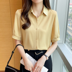 批发实拍 高级感缎面白<b class='q'>衬衫</b>女设计感小众2026夏季新款法式短袖<b class='q'>衬衣</b>