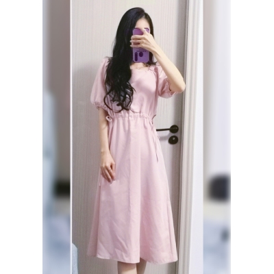 茶歇法式夏季粉色小个子泡泡袖连衣裙子女2023年新款显瘦气质长裙