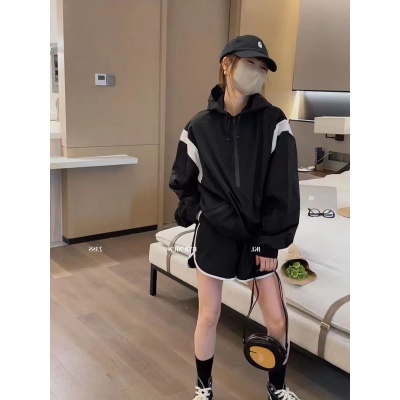 休闲运动套装女2023春季新款欧洲站拼色边连帽防晒衣短裤两件套潮