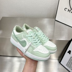 批发<b class='q'>实拍</b>ins潮厚底百搭街拍小白鞋女2023年新款平底韩版运动休闲板鞋