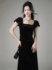 梅子熟了卢浮宫重工黑丝绒连衣裙系列女装丨春季法式气质长裙