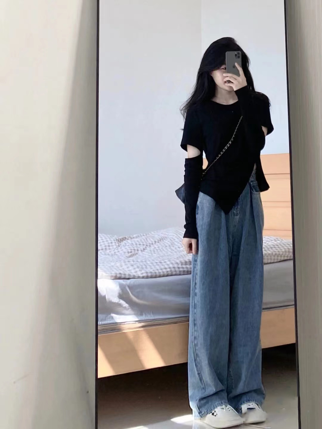 Pure cotton right shoulder irregular hollow hole long-sleeved T-shirt women's spring design niche slit waist top trend