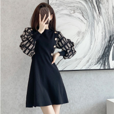 批发法式高级感早秋季黑色针织连衣裙小众设计秋<b class='q'>冬</b>款气质秋装别致裙子